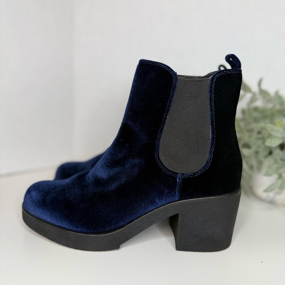 Indigo Rd Women Chelsea Boots Size 9 Chunky Platform Velvet Bootie Blue